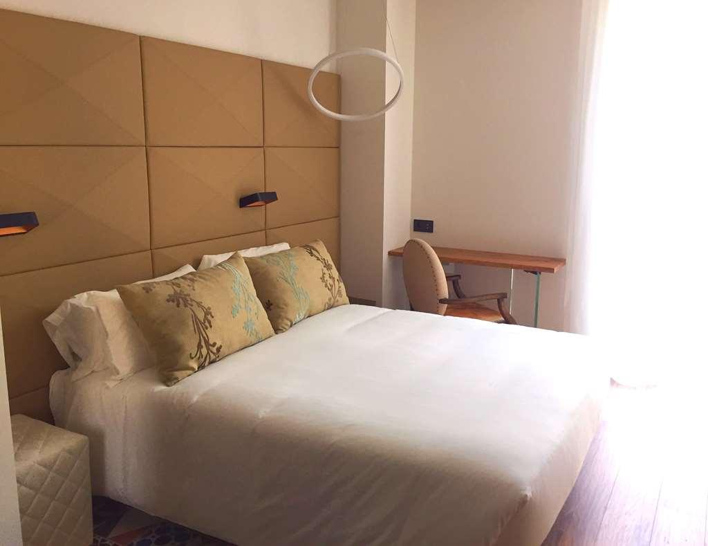 Hotel Sb Glow Barcelona Quarto foto